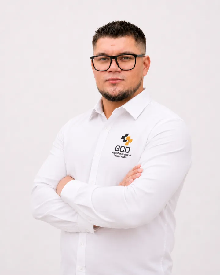 Alejandro Solís R.